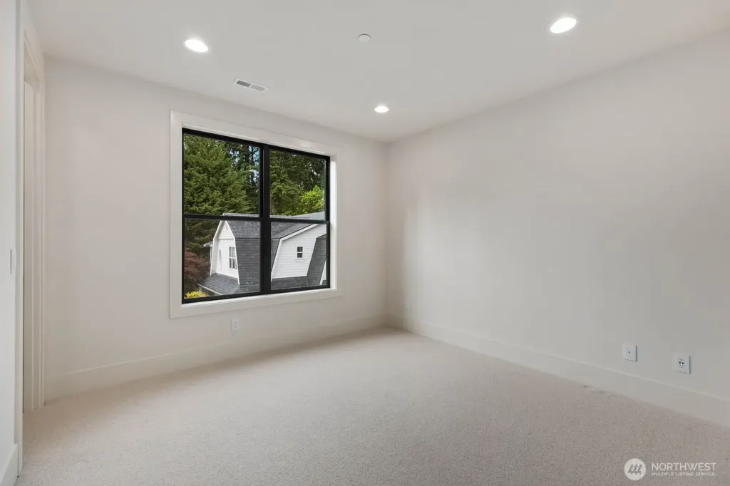 2202 102nd Place SE Bellevue WA 98004