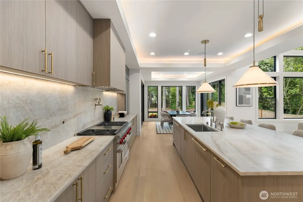 2202 102nd Place SE Bellevue WA 98004