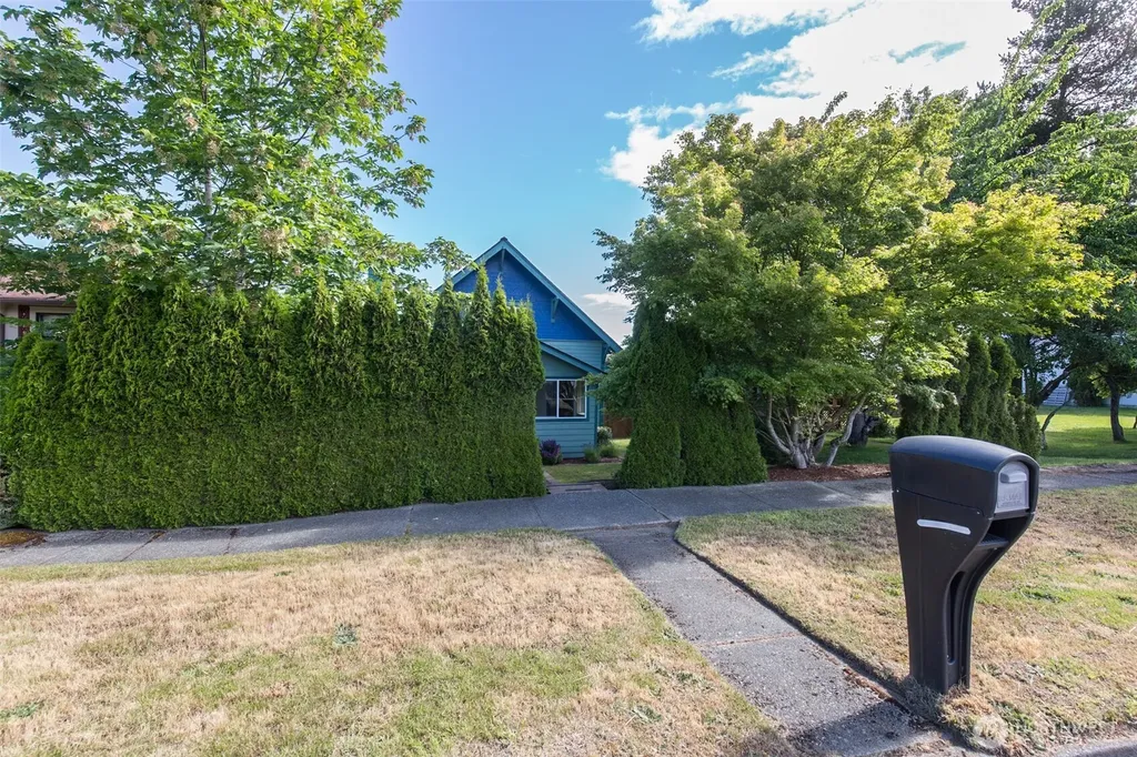 221 W 15th Street Port Angeles WA 98362