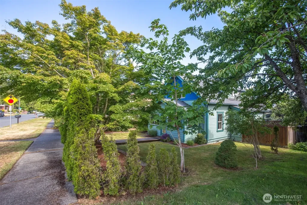 221 W 15th Street Port Angeles WA 98362