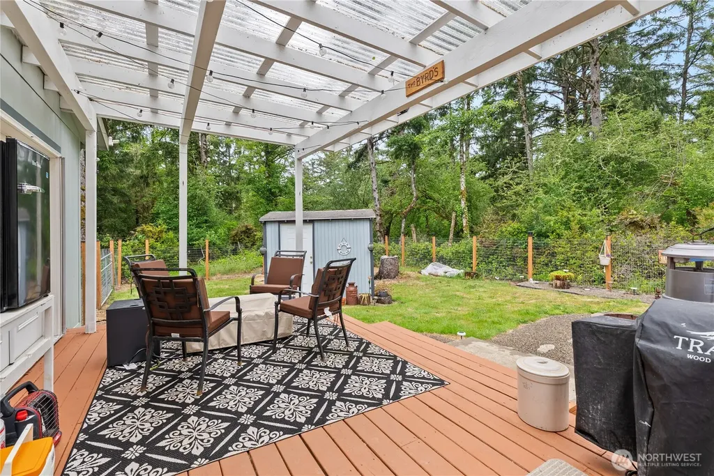 372 Eridani Loop SE Ocean Shores WA 98569