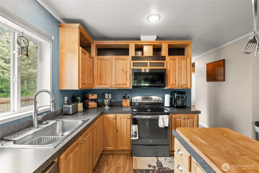 372 Eridani Loop SE Ocean Shores WA 98569