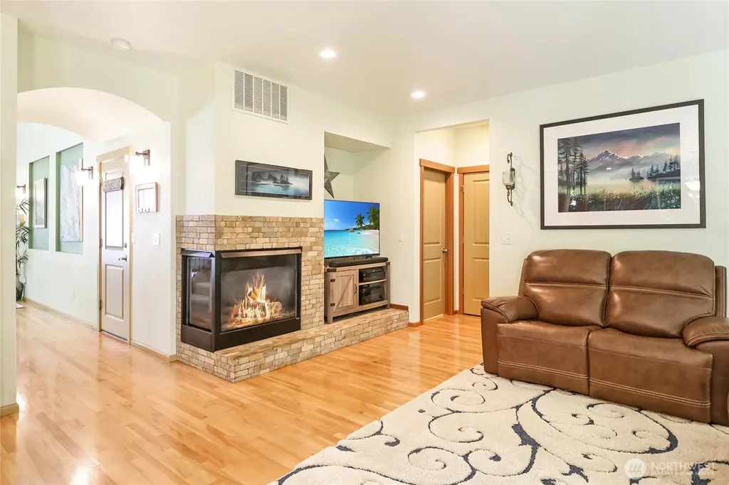 1120 201st Place SW Lynnwood WA 98036
