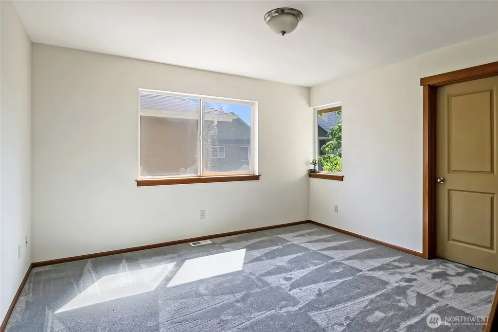 1120 201st Place SW Lynnwood WA 98036
