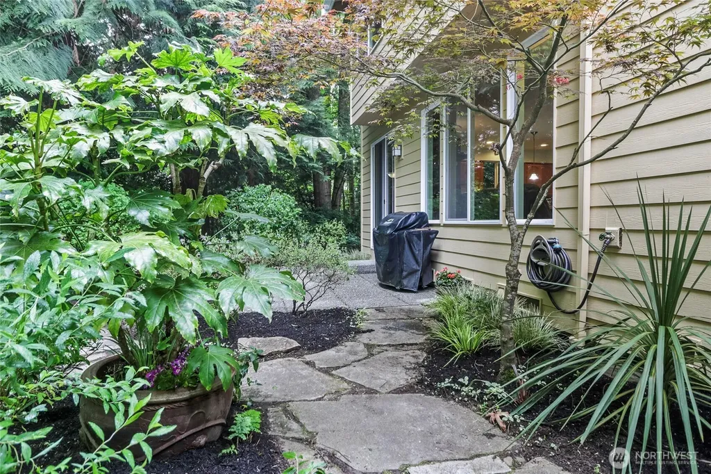 1120 201st Place SW Lynnwood WA 98036