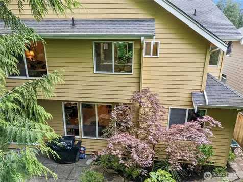 1120 201st Place SW Lynnwood WA 98036