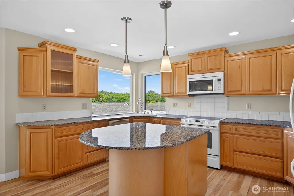837 Shoshone Drive La Conner WA 98257