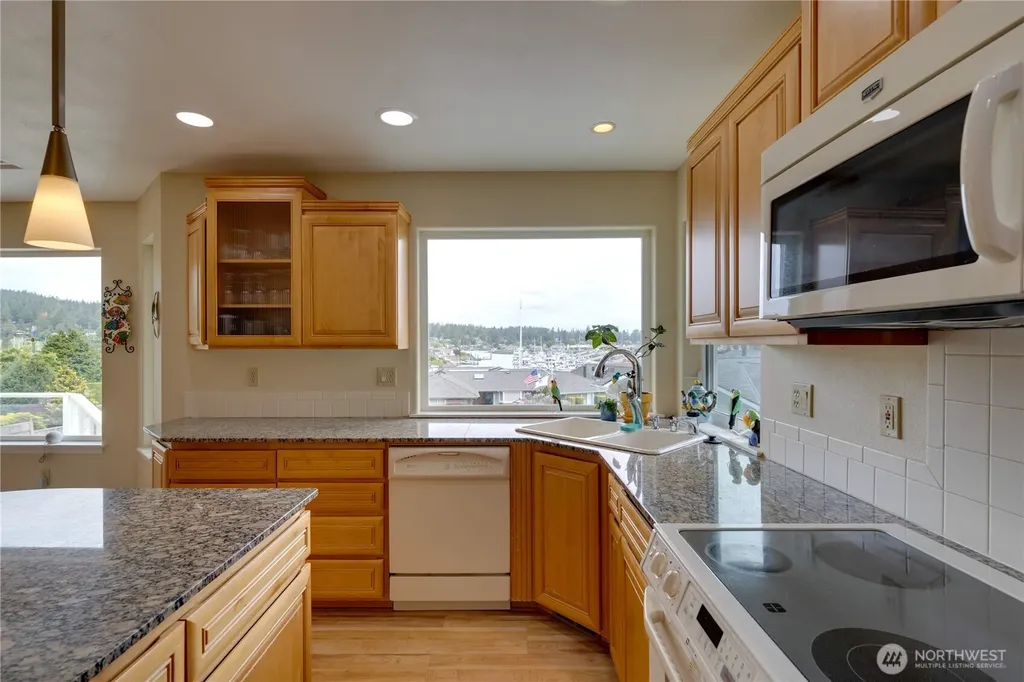 837 Shoshone Drive La Conner WA 98257