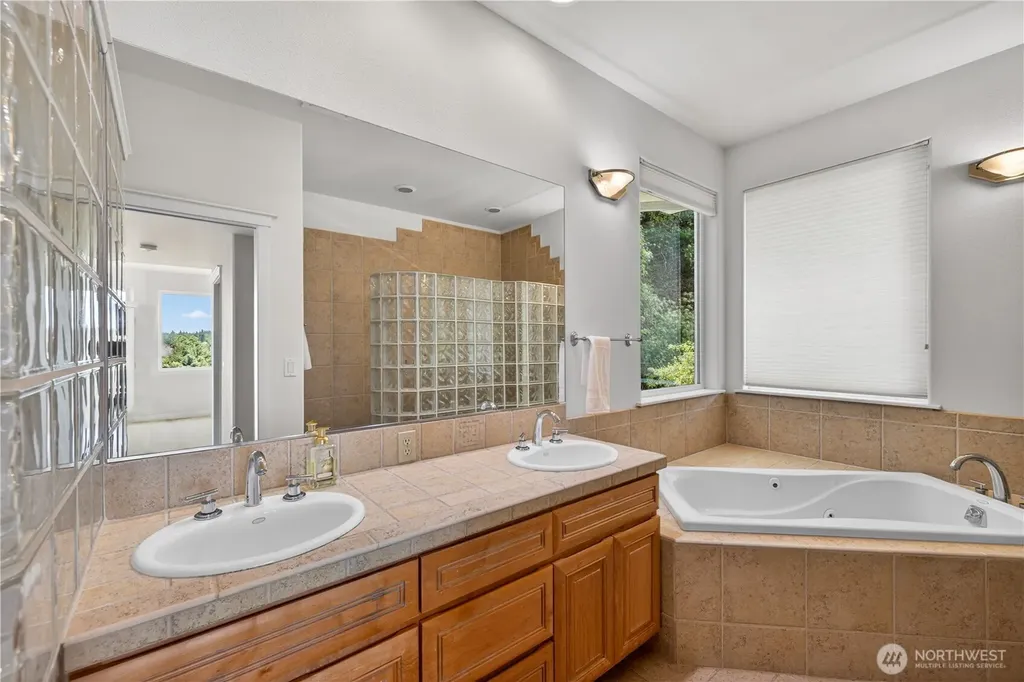 837 Shoshone Drive La Conner WA 98257