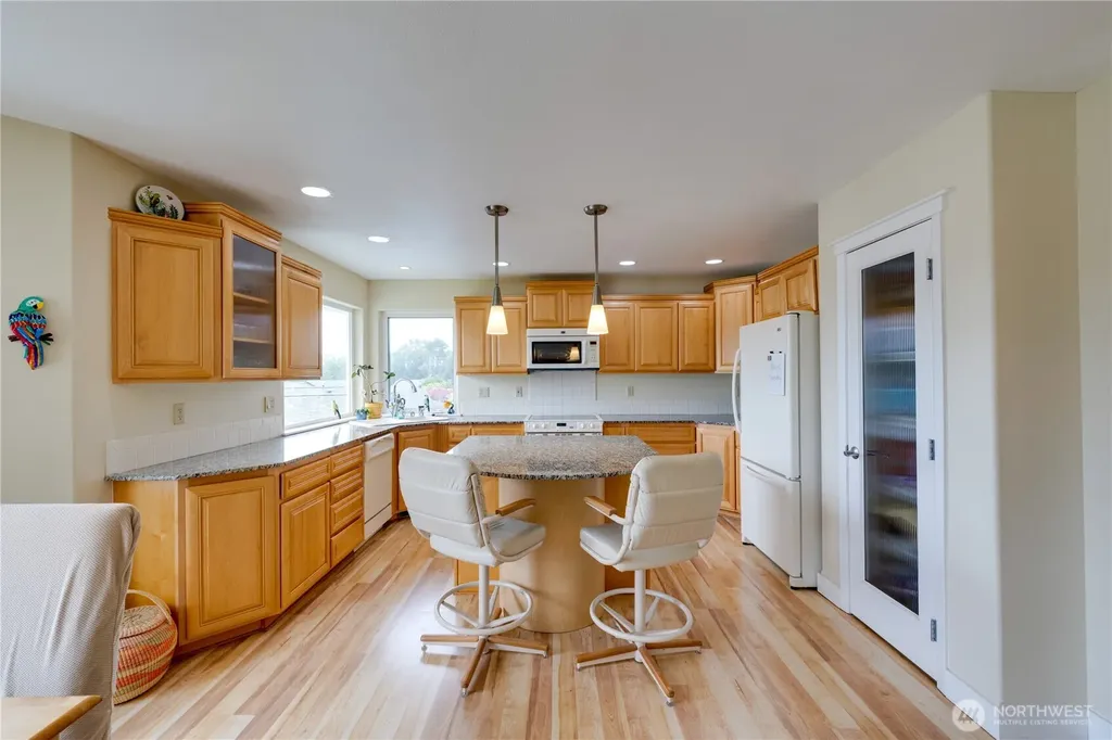 837 Shoshone Drive La Conner WA 98257