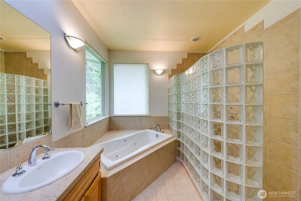 837 Shoshone Drive La Conner WA 98257
