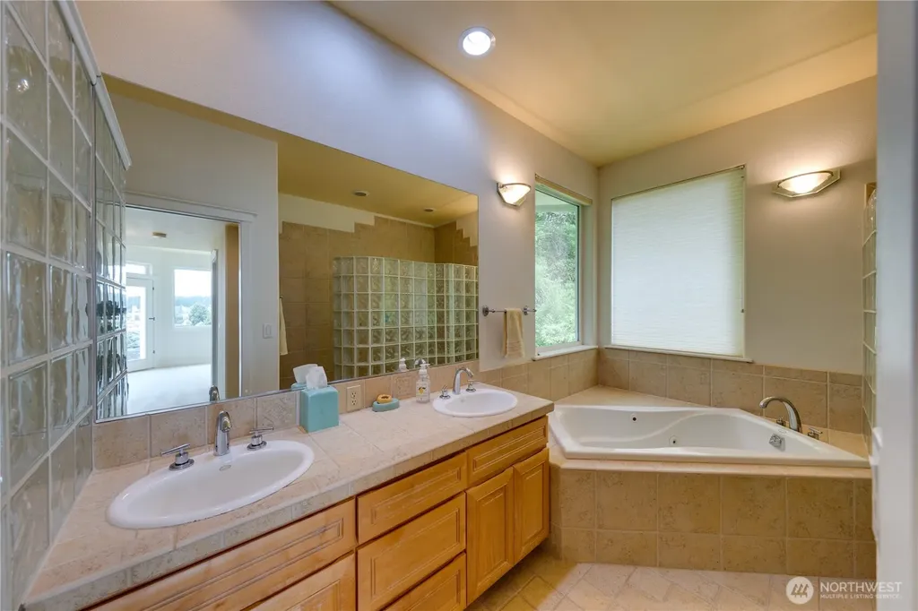 837 Shoshone Drive La Conner WA 98257