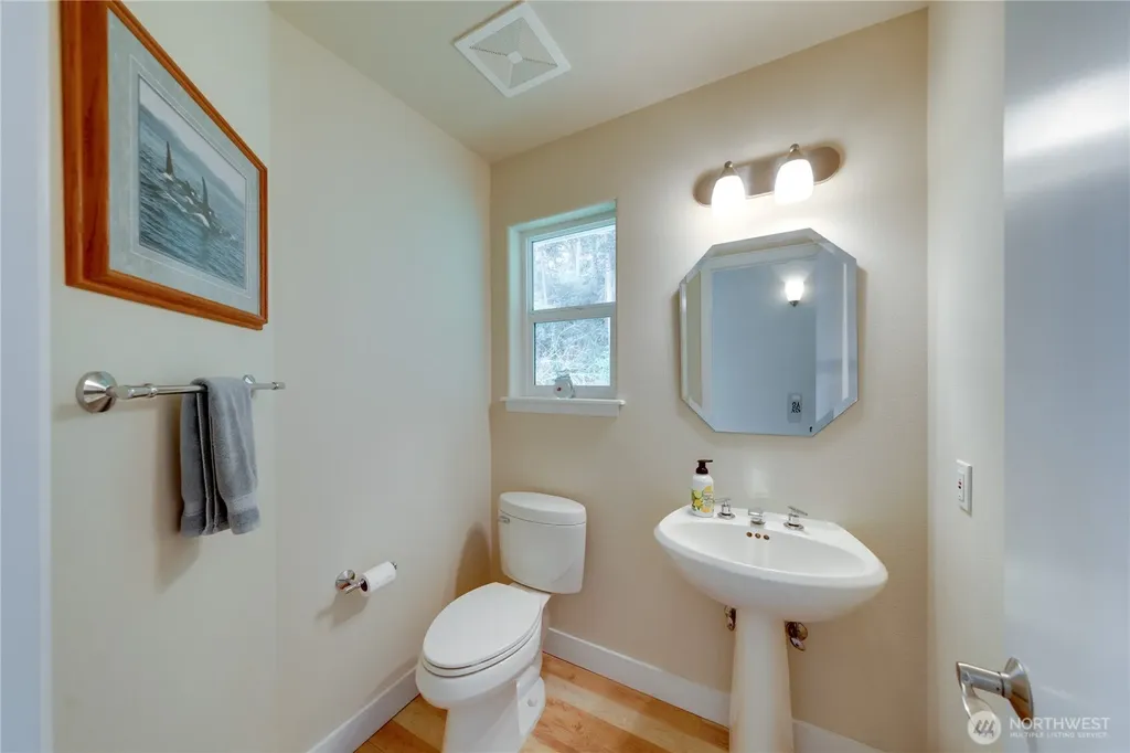 837 Shoshone Drive La Conner WA 98257