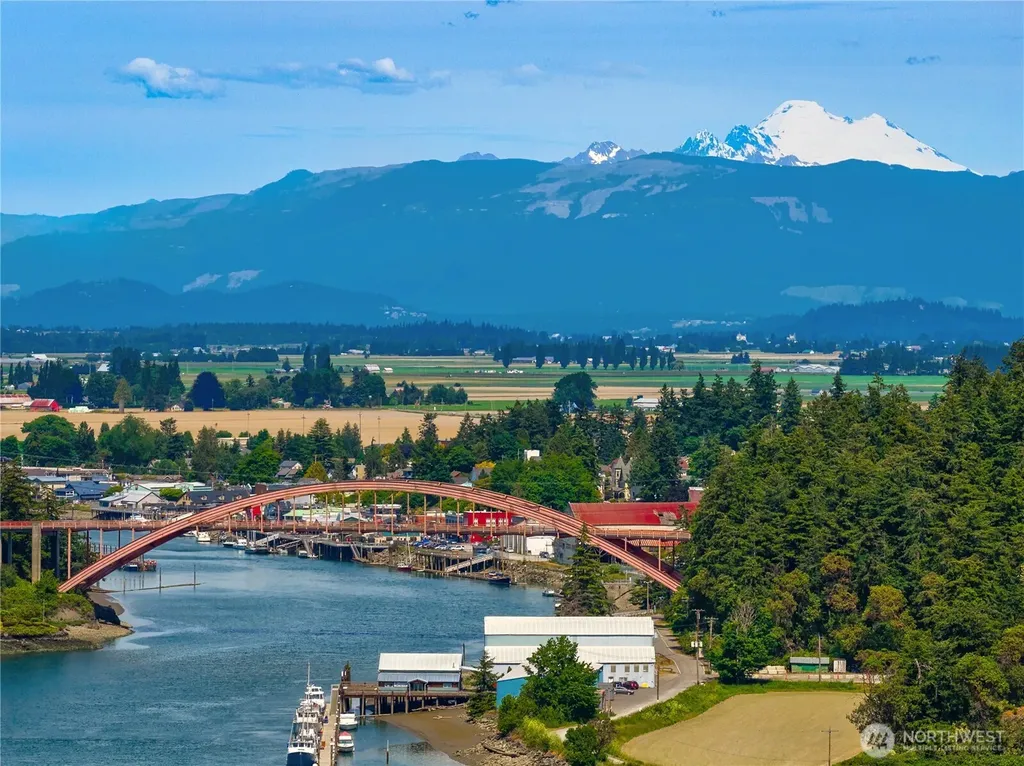837 Shoshone Drive La Conner WA 98257