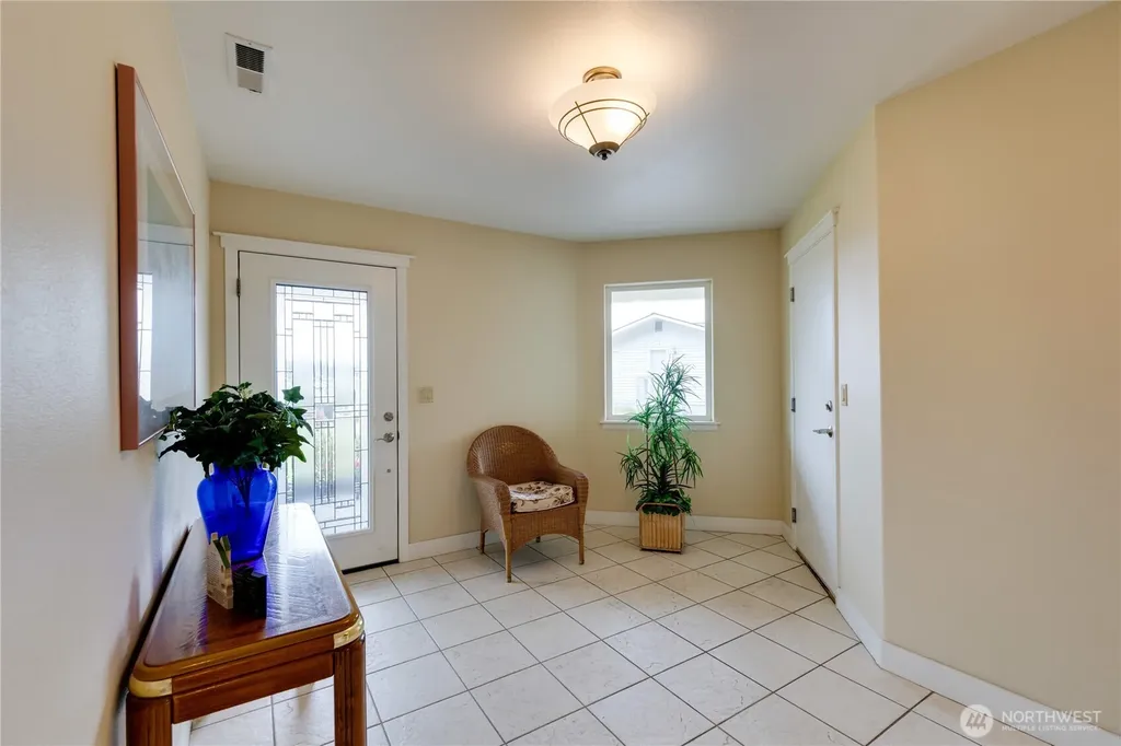 837 Shoshone Drive La Conner WA 98257