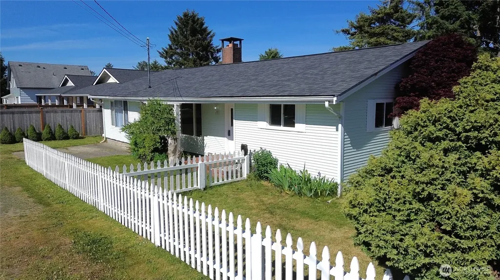 220 Grand Army Westport WA 98595