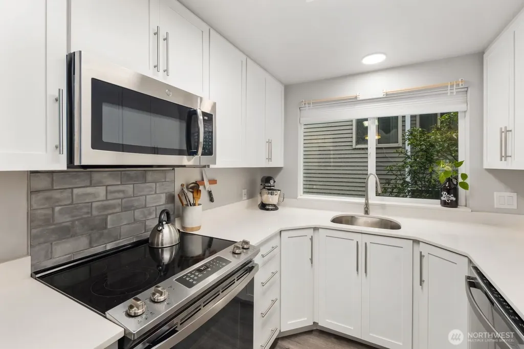 1729 18th Avenue Seattle WA 98122