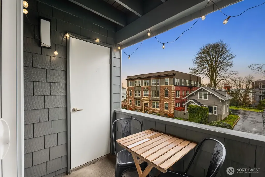 1729 18th Avenue Seattle WA 98122