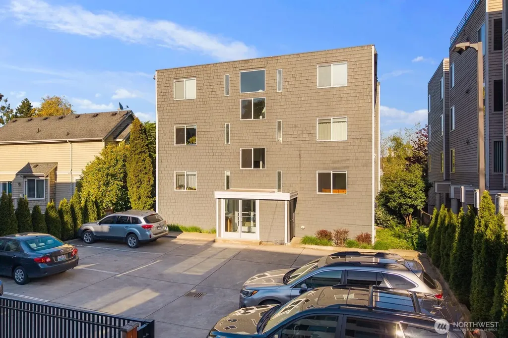 1729 18th Avenue Seattle WA 98122