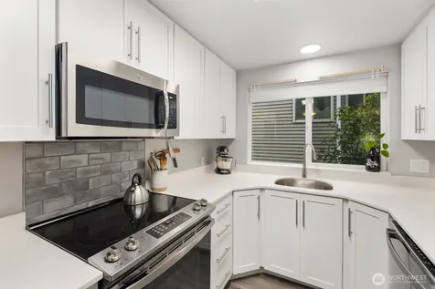 1729 18th Avenue Seattle WA 98122