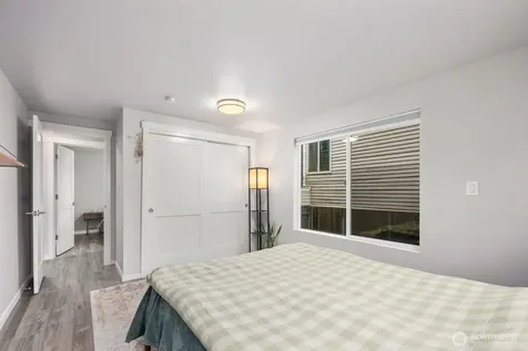 1729 18th Avenue Seattle WA 98122