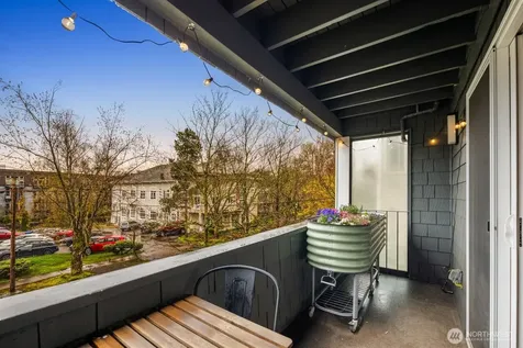 1729 18th Avenue Seattle WA 98122