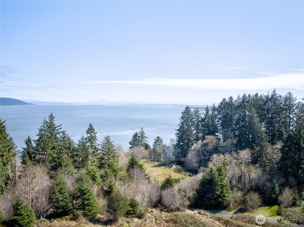 1740 State Route 101 Ilwaco WA 98624