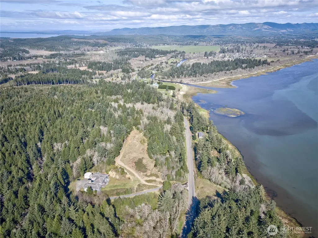 1740 State Route 101 Ilwaco WA 98624