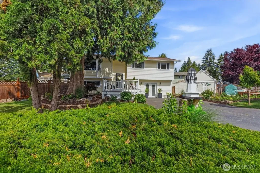 6878 Helena Drive NE Bremerton WA 98311