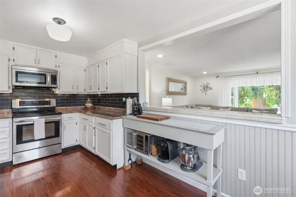 6878 Helena Drive NE Bremerton WA 98311