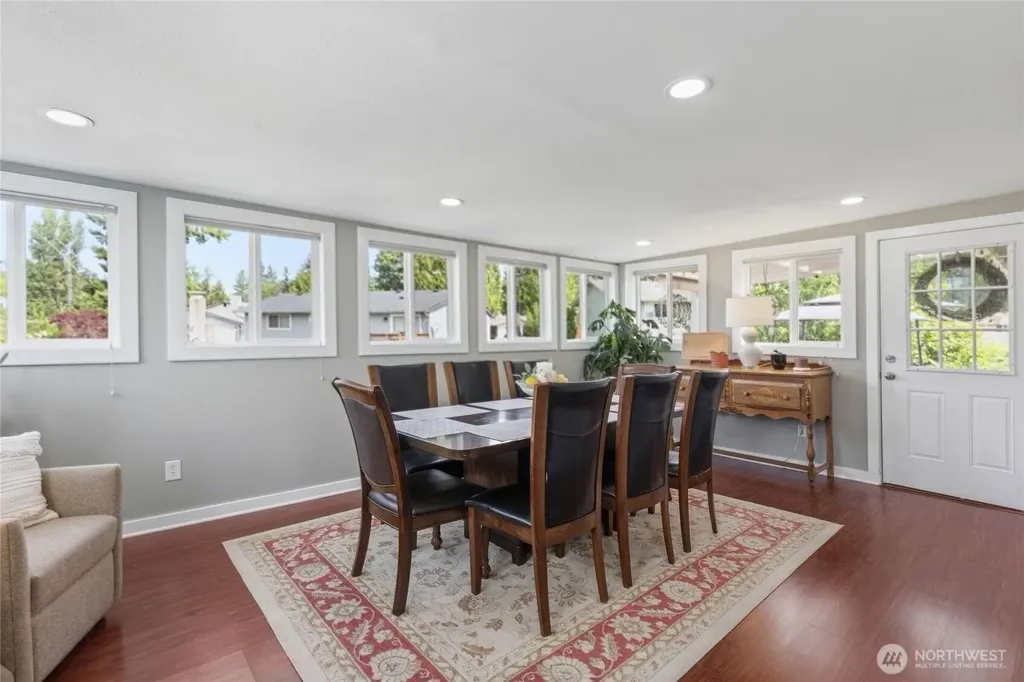 6878 Helena Drive NE Bremerton WA 98311