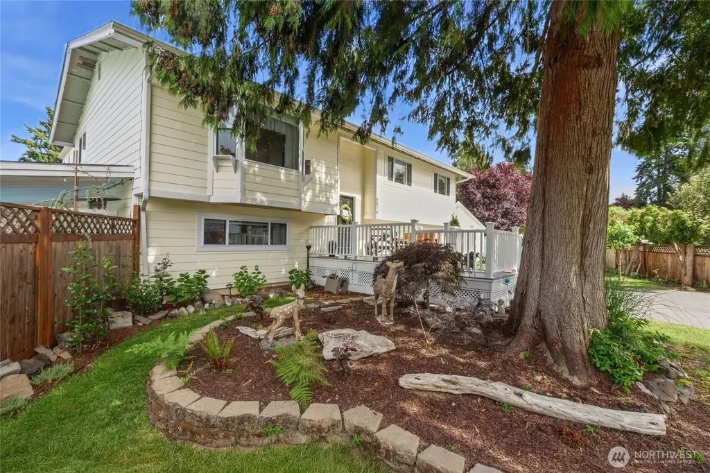 6878 Helena Drive NE Bremerton WA 98311