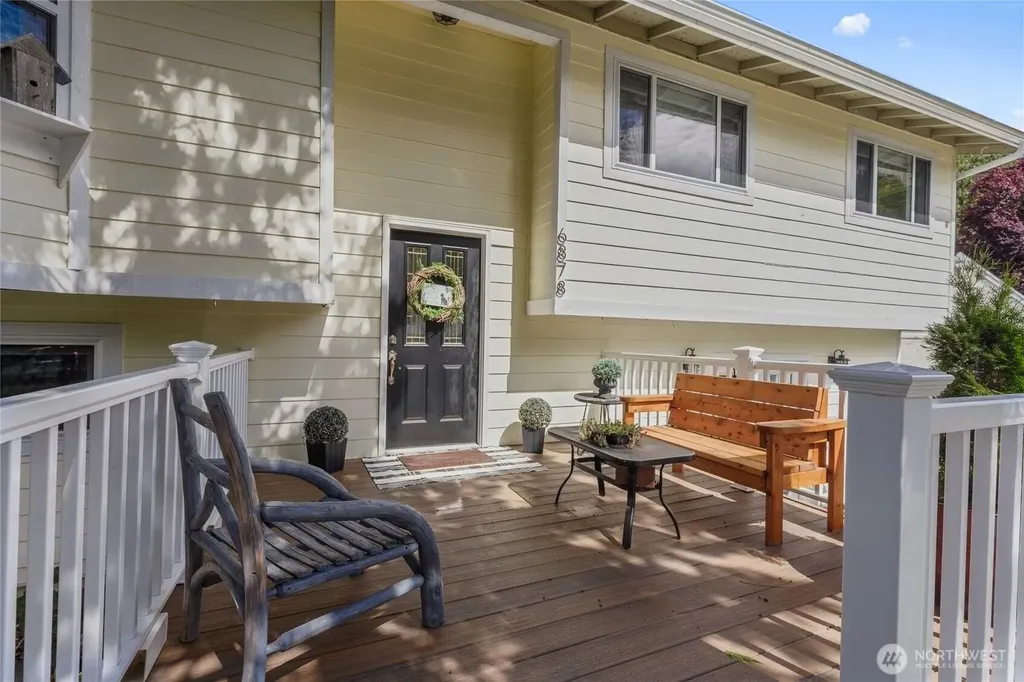 6878 Helena Drive NE Bremerton WA 98311
