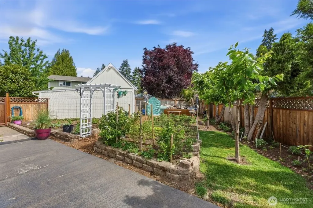 6878 Helena Drive NE Bremerton WA 98311
