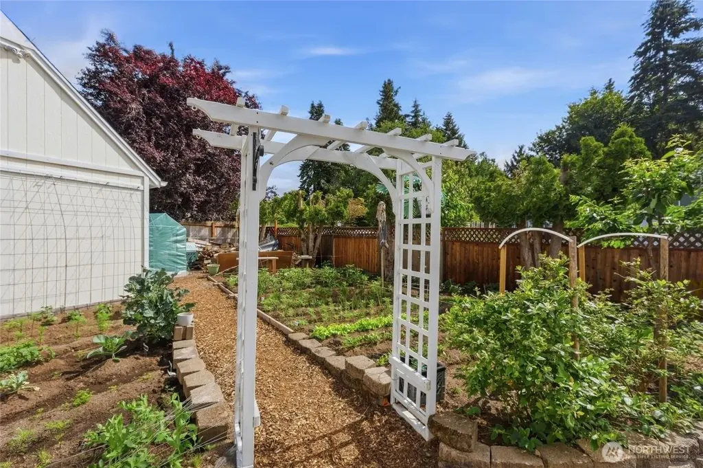 6878 Helena Drive NE Bremerton WA 98311