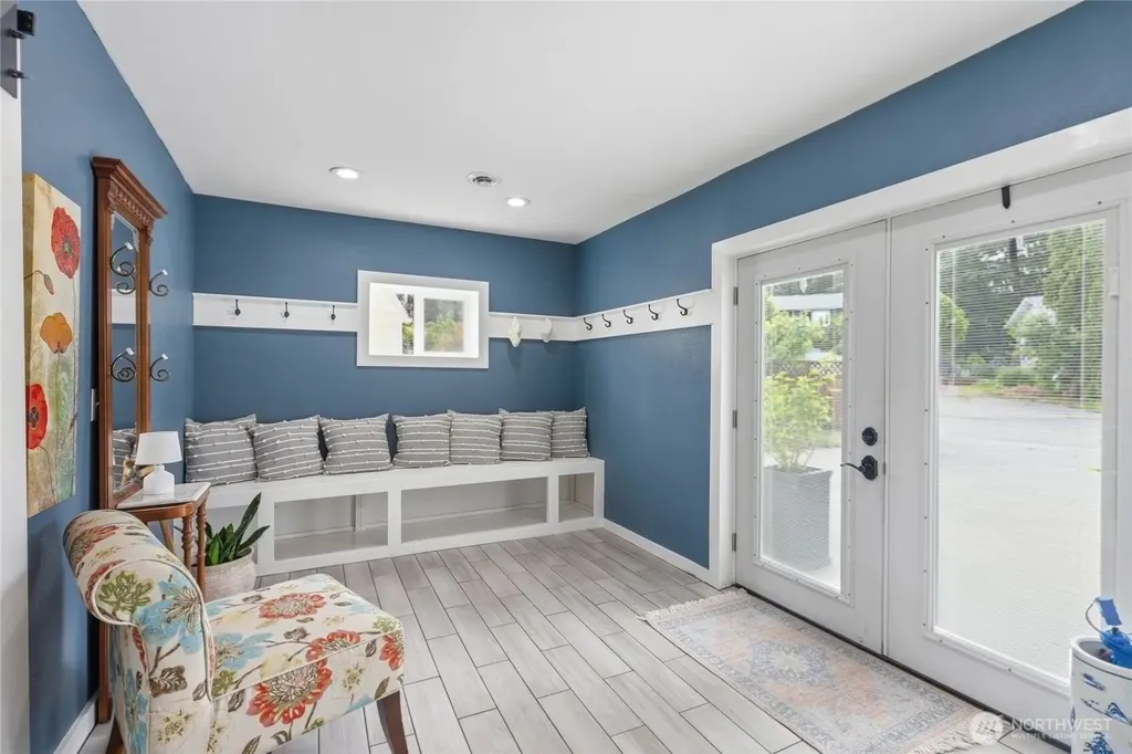 6878 Helena Drive NE Bremerton WA 98311
