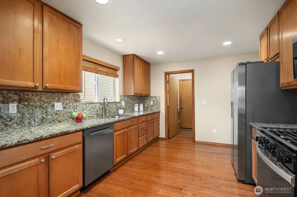 2016 250th Place SE Sammamish WA 98075