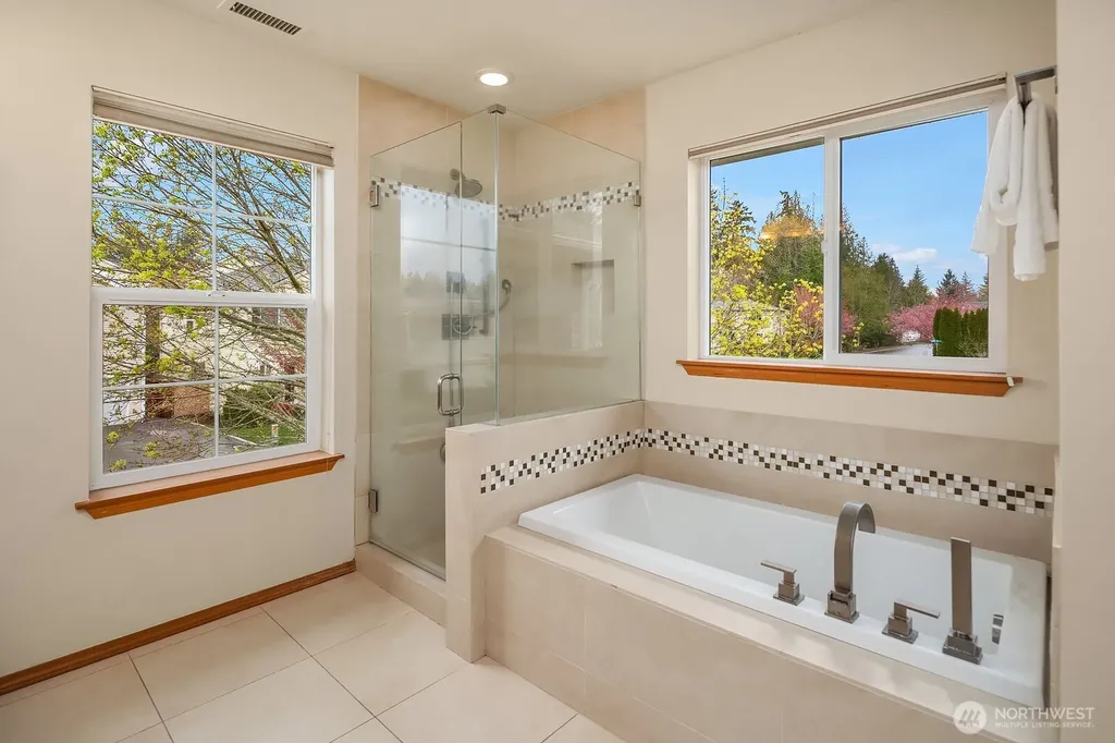 2016 250th Place SE Sammamish WA 98075