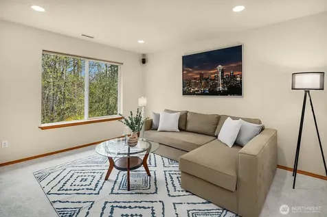 2016 250th Place SE Sammamish WA 98075