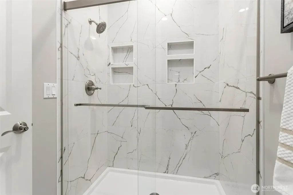 6853 166th Place SE Bellevue WA 98006