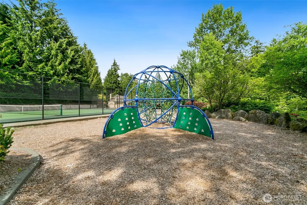 6853 166th Place SE Bellevue WA 98006