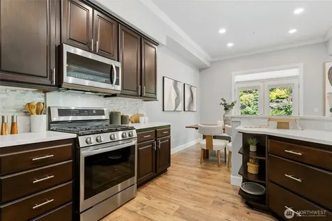 6853 166th Place SE Bellevue WA 98006