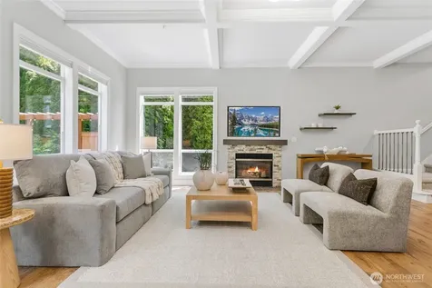 6853 166th Place SE Bellevue WA 98006