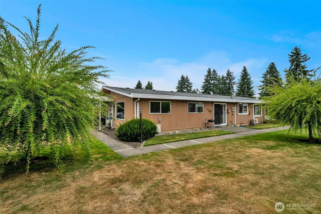 335 7th Place SE Puyallup WA 98372