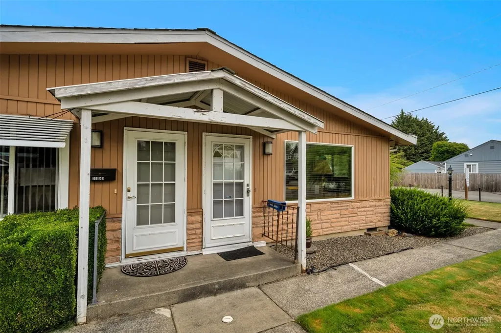 335 7th Place SE Puyallup WA 98372