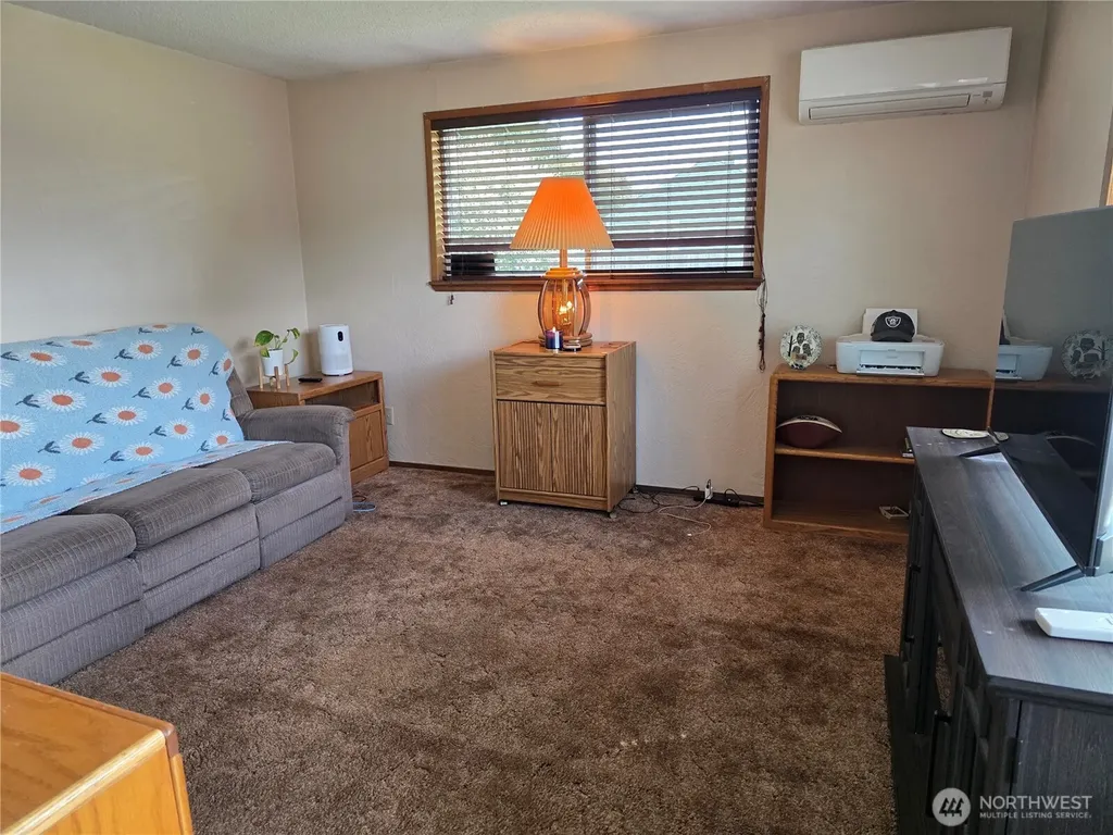 335 7th Place SE Puyallup WA 98372