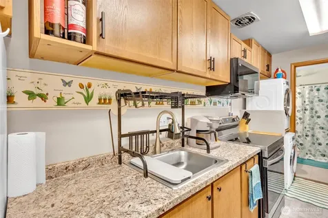 335 7th Place SE Puyallup WA 98372