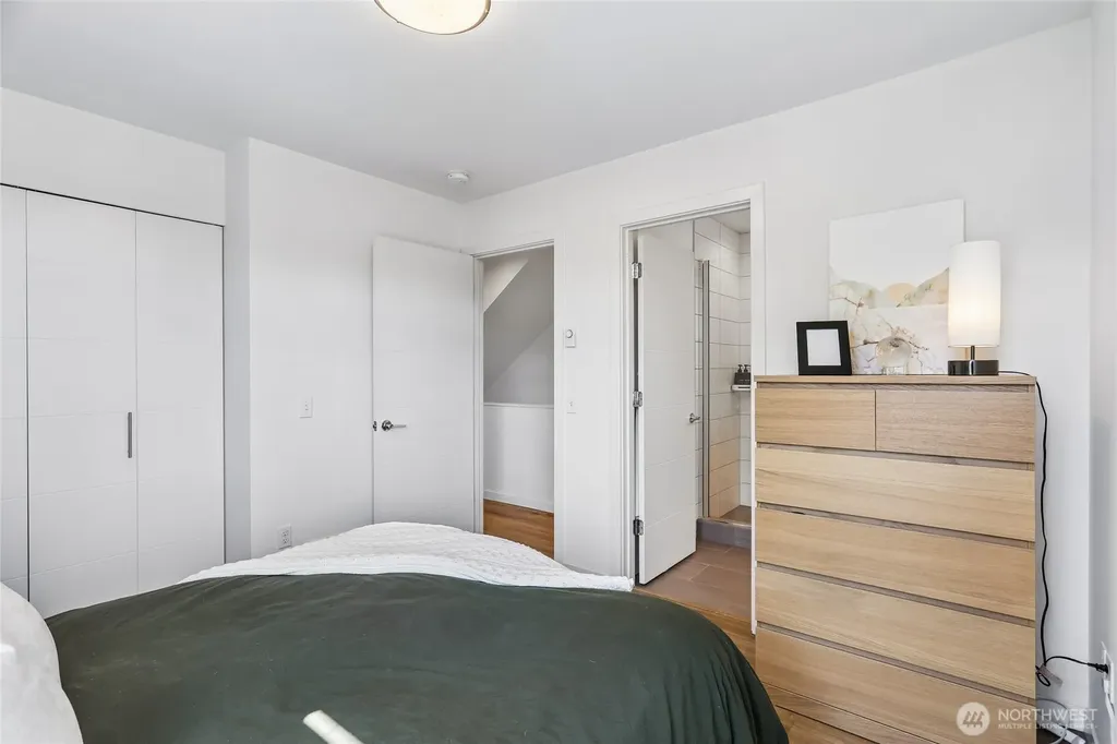 3913 SW Hudson Street Seattle WA 98116