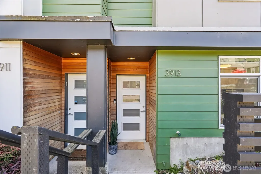 3913 SW Hudson Street Seattle WA 98116
