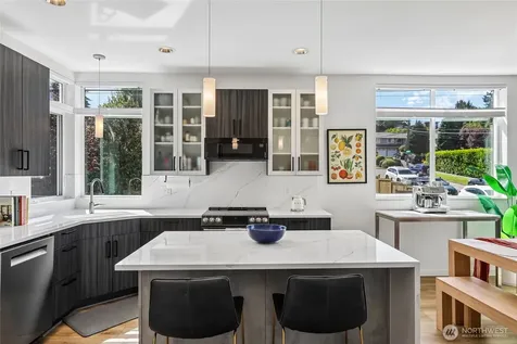 3913 SW Hudson Street Seattle WA 98116